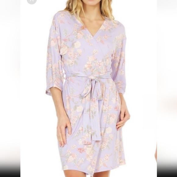 Flora Nikrooz Other - Flora Nikrooz robe/beach  ultra soft stretchy sz XL